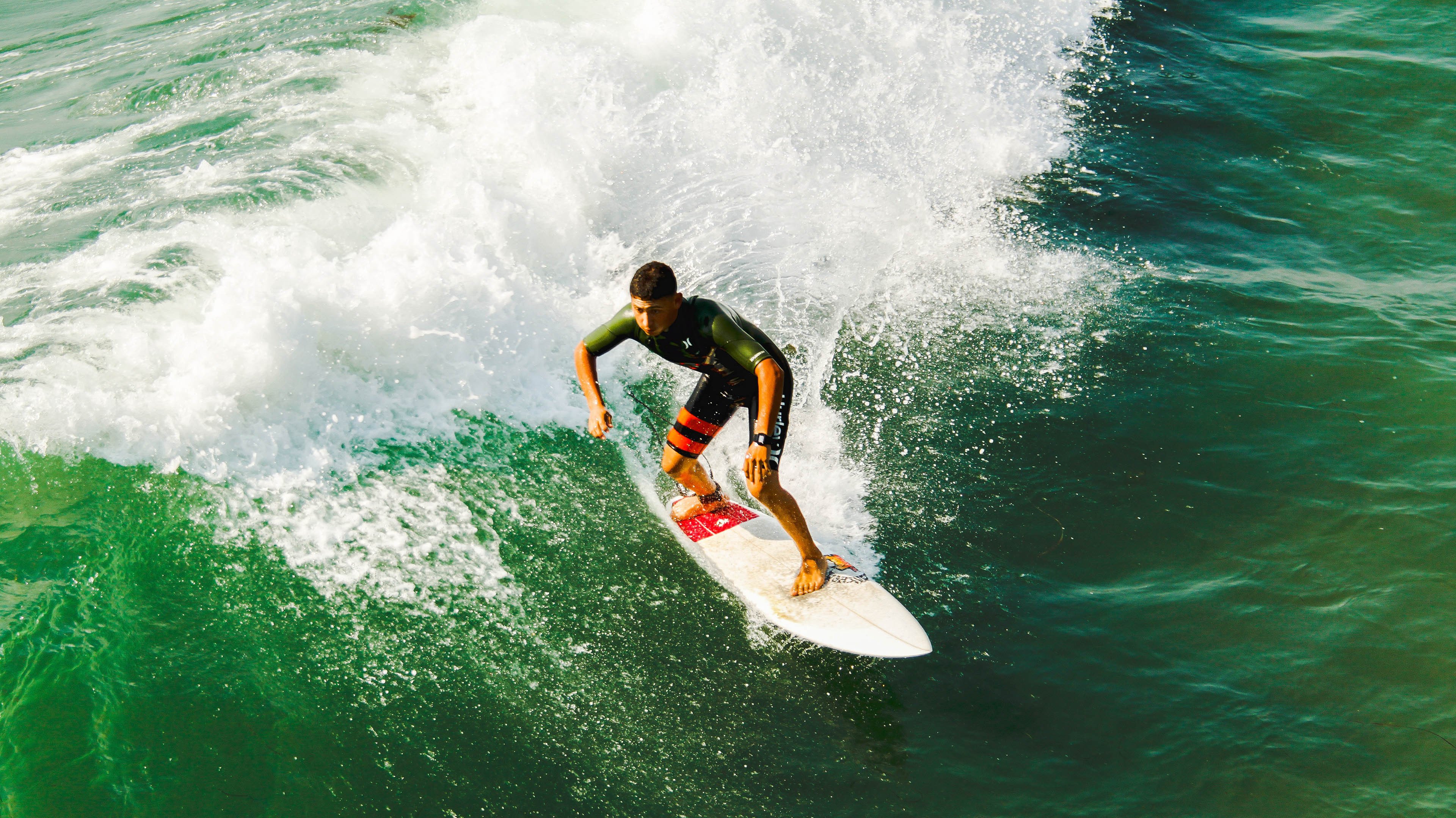 乐鱼体育下载-《Apex Legends》新角色上线，战场格局瞬间变天，apex general